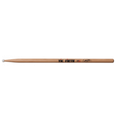 Signature Omar Hakim | BAGUETTES BATTERIE Vic Firth | Réf P…