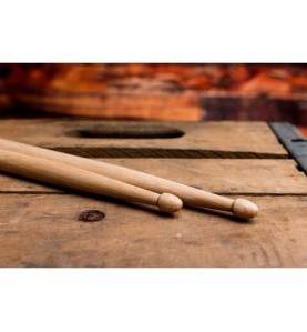 7A American Classic hickory | BAGUETTES BATTERIE Vic Firth…